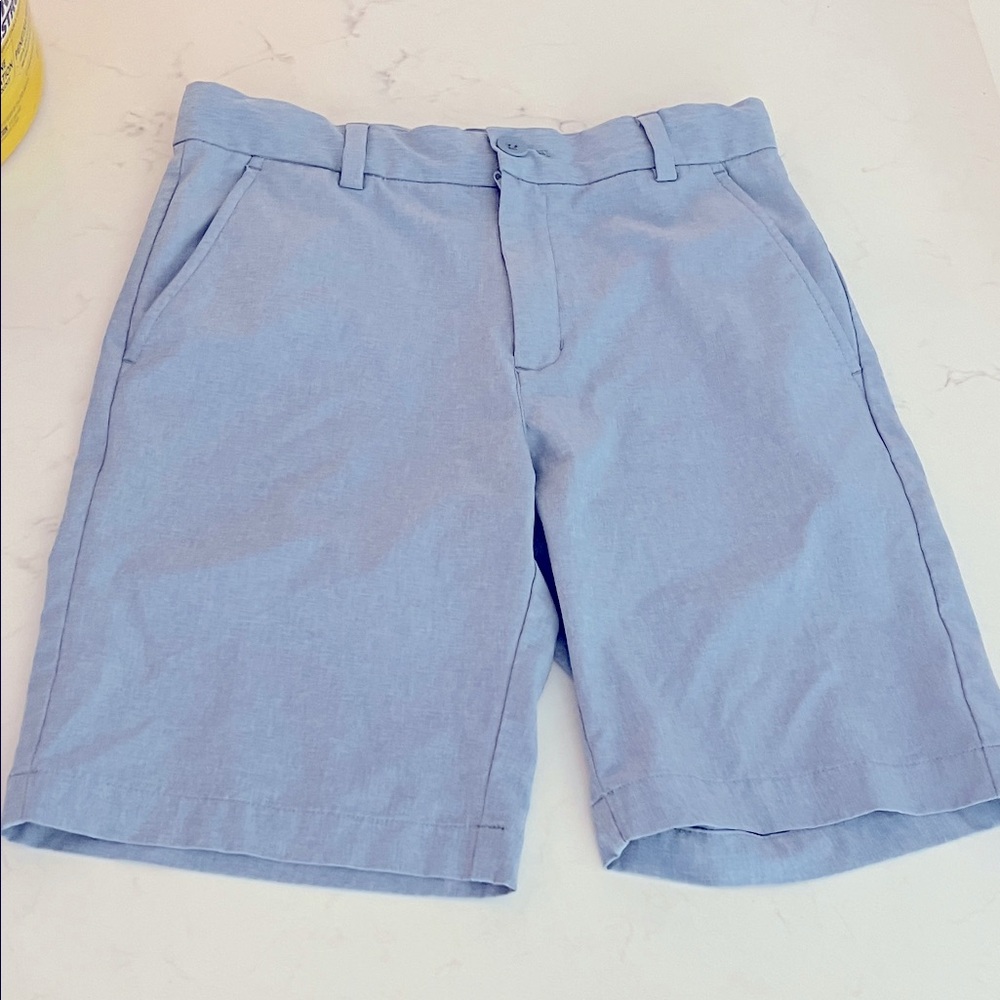 Boys Vineyard Vines performance On the Go Shorts chambray blue